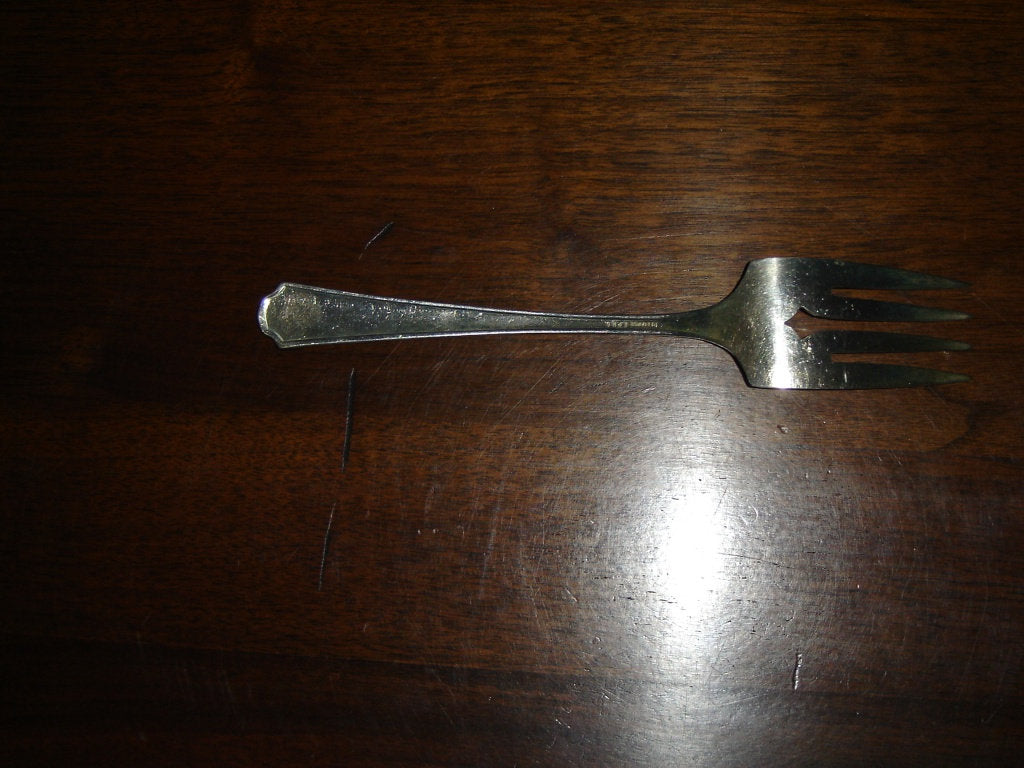 Reliance Mansfield (1932) silverplate Medium Solid Cold Meat Serving Fork - Items Tried And True