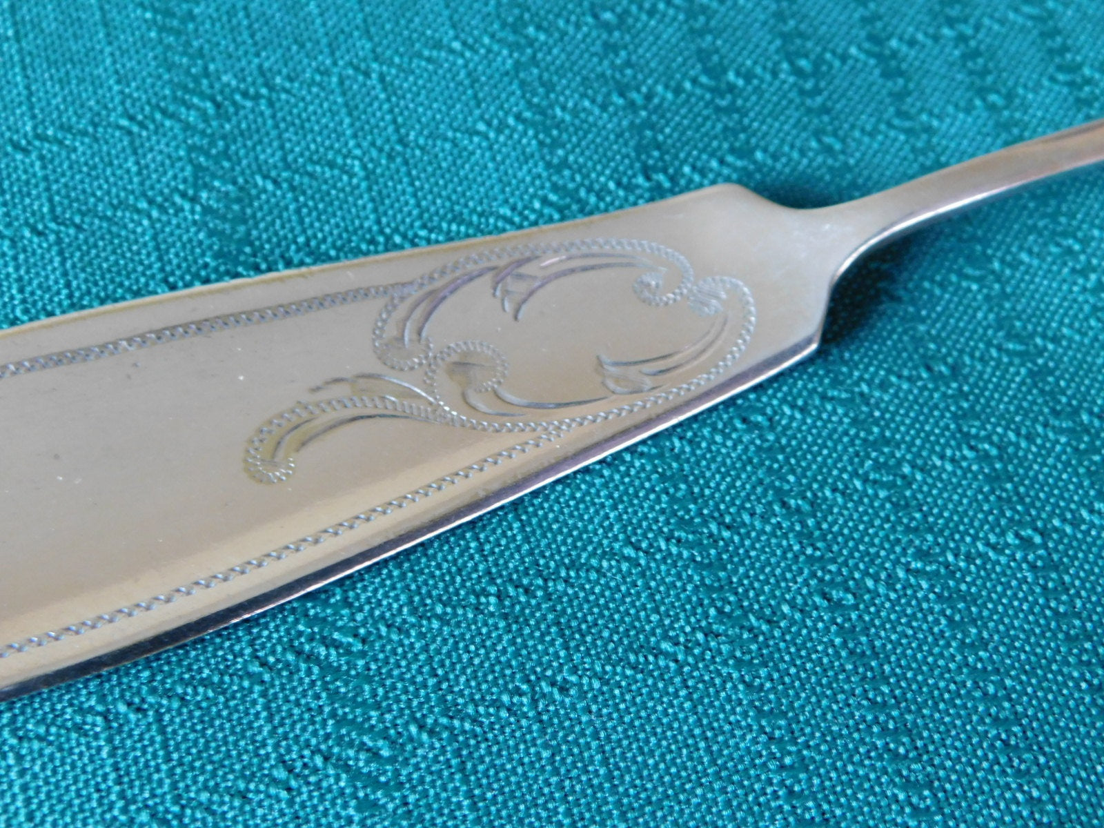 B Bros cameo scroll design master butter knife VGU - Items Tried And True