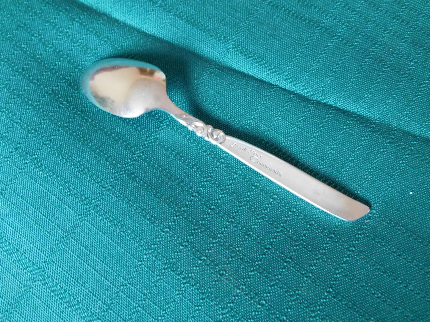 Community South Seas (1955) demitasse spoon VGU - Items Tried And True