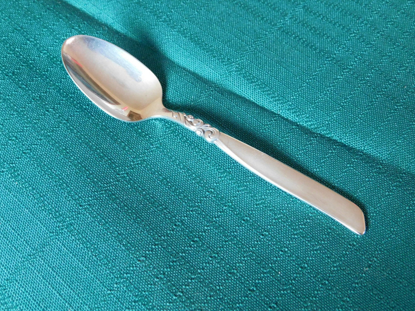 Community South Seas (1955) demitasse spoon VGU - Items Tried And True