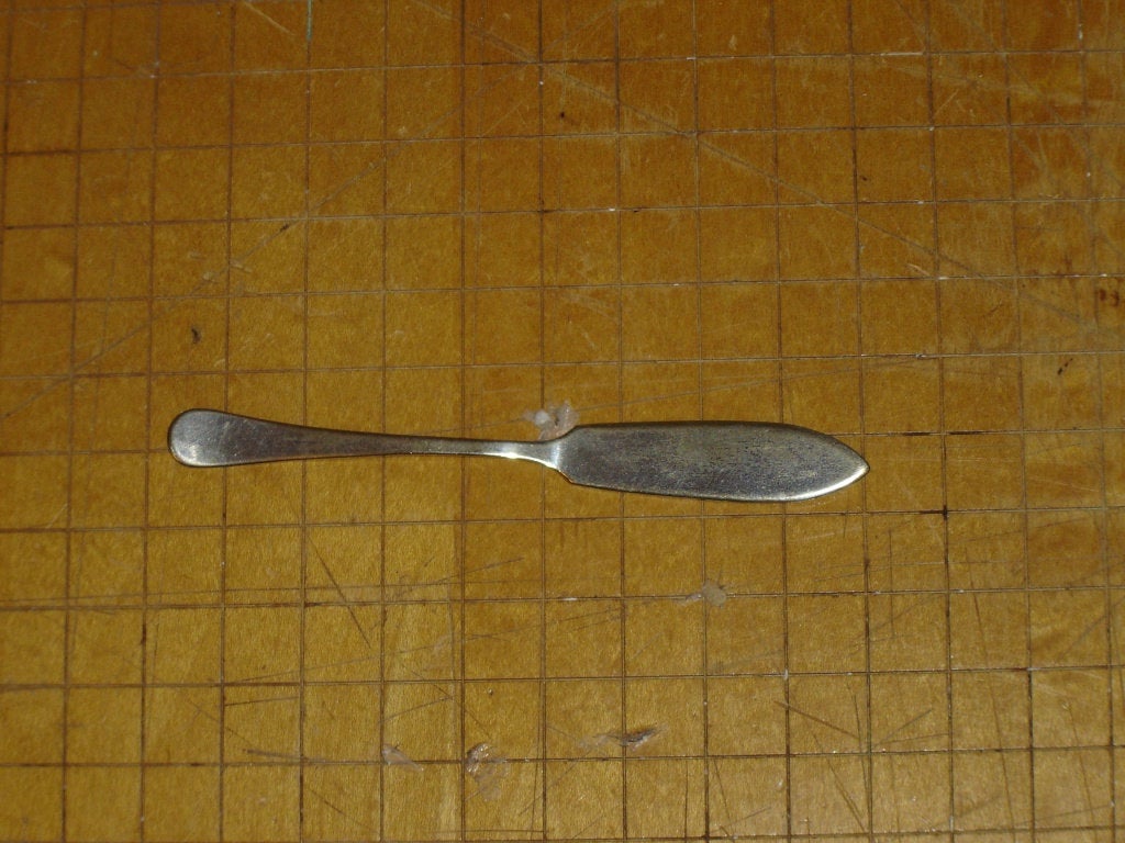 EPNS silverplate plain butter knife VGU - Items Tried And True